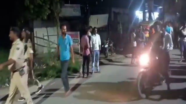 हिलसा में विधुत करंट के चपेट में आने से राजमिस्त्री की हुई मौत,सड़क जाम