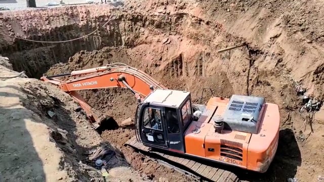 बिंद में और तेजी से चल रहा है गंगा उद्धव परियोजना का खुदाई व पाईप बिछाने का कार्य