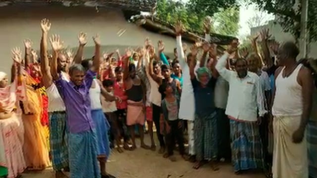 पंदनाटांड में कार्डधारकों को तीन महीने से नहीं मिला अनाज, आक्रोशित ग्रामीणों का हंगामा,डीलर के खिलाफ कार्रवाई की मांग