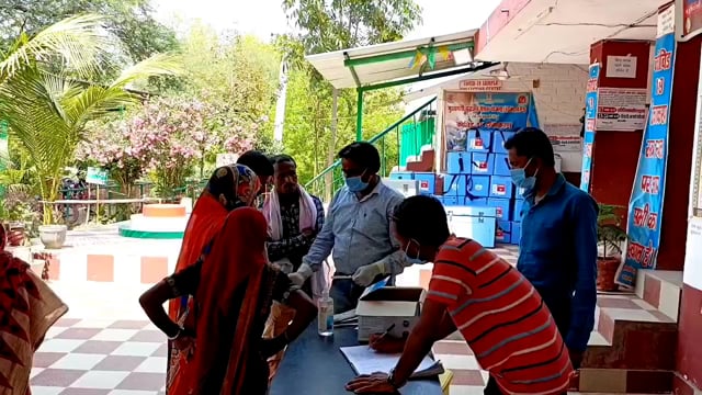 रामगढ़ चौक पीएचसी में कोविड-19 की जांच हेतु 66 रोगियों का लिया गया स्वाव सैंपल सभी का रिपोर्ट नेगेटिव डॉक्टर कंचन