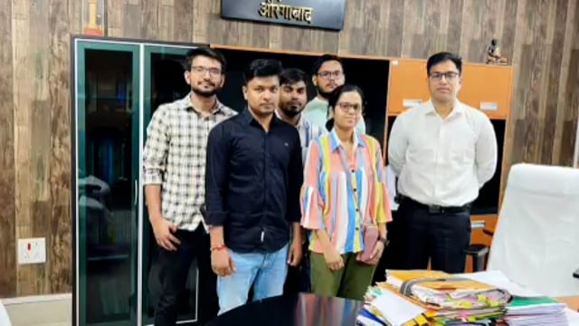 यूक्रेन से लौटे मेडिकल के छात्रों ने जिलाधिकारी से की मुलाकात,सुनाई अपनी समस्या