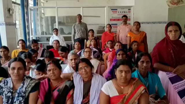 रफीगंज सामुदायिक स्वास्थ्य केंद्र में स्वास्थ्य कर्मियों की हुई बैठक।