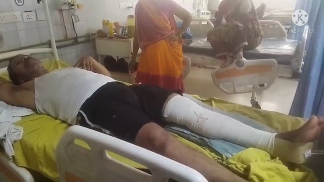 गिरीयक : छत से गिरनें से अधेड़ हुआ घायल , आनन फानन में परिजनों द्वारा विम्स संस्थान में कराया गया भरती
#axident 