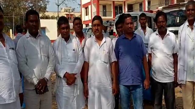 नदहा विरेश हत्याकांड का जायजा लेने पहुचे जदयू नेताओ ने पीड़ित परिवार को न्याय दिलाने का दिया भरोसा