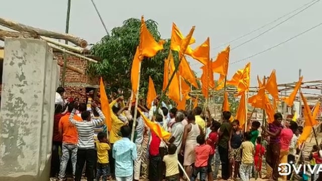 गांडेय प्रखंड के सिंहपुर में महारुद्र यज्ञ को लेकर भूमि पूजन एवं ध्वजारोहण किया गया