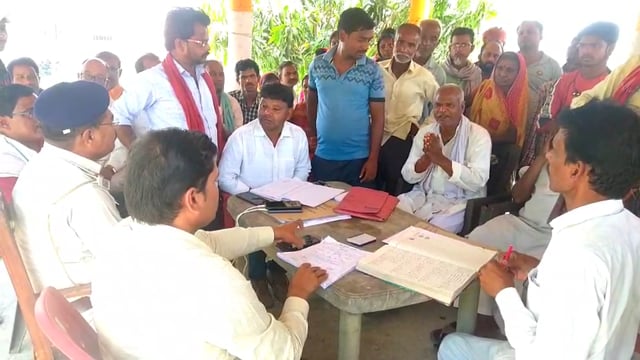 आयोजित जनता दरबार में सर्वप्रथम पूर्व से लंबित 08 भूमि संबंधित मामलों पर हुई सुनवाई
