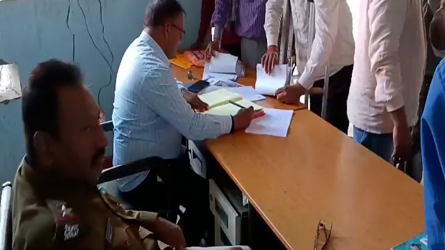 हिलसा थाना परिषर में सीओ मदन शर्मा के द्वारा लगाया गया जनता दरबार,भूमि सबंधित मामले का किया निपटारा