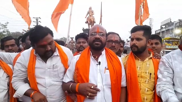 इंधन दरवाढीच्या विरोधात शिवसेनेचे केंद्र सरकारच्या विरोधात आंदोलन