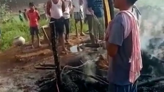 रफीगंज में आग लगी में हजारों का नुकसान।