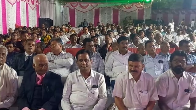 मुंबई उच्च न्यायालय औरंगाबाद खंडपीठाचे न्यायमूर्ती शिवकुमार डीगे यांचा उदगीर सत्र न्यायालयात जाहीर सत्कार