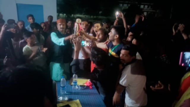 क्रिकेट मैच के फाइनल मुकाबले में एकाढ़ा कि टीम विजई।