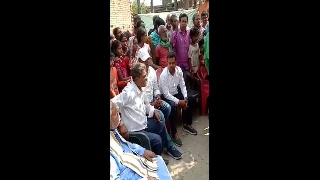 नदहा विरेश हत्याकांड का जायजा लेने पहुचे पूर्व कृषि मंत्री डा प्रेम कुमार चंद्रवंशी