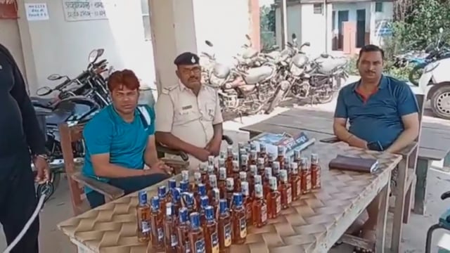 झंझारपुर में भैरवस्थान पुलिस ने सात लोगों को पिस्टल व भारी मात्रा में शराब के साथ किया गिरफ्तार