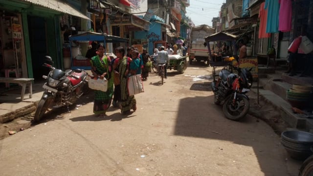 चानन  : मननपुर बाजार की सड़क पर अतिक्रमणकारियों का कब्जा। 