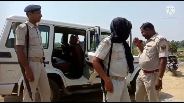 गिरीयक : सड़क सुरक्षा एवं यातायात नियमों को पालन करानें को लेकर क्षेत्र में चलाया गया सघन वाहन जाँच
#वाहन जाँच