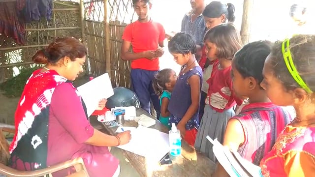 कोरोना से बचाव को लेकर कर 12 से 14 वर्ष के किशोर व किशोरियों को दिया गया टीका