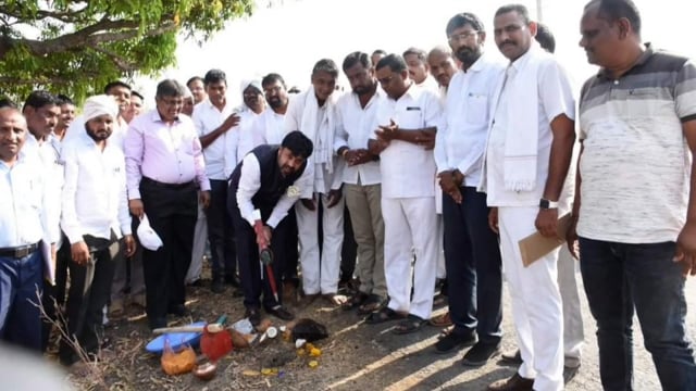 खेर्डा ते डोंगरशेळकी लहान पुलासह रस्त्याच्या डांबरीकरणाचे राज्यमंत्री संजय बनसोडे यांच्या हस्ते भूमिपूजन