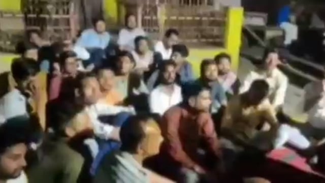 कोंच:रामनवमी शोभायात्रा को भव्य बनाने आयोजित बैठक में सैकड़ो की संख्या में रामभक्तों ने लिया हिस्सा