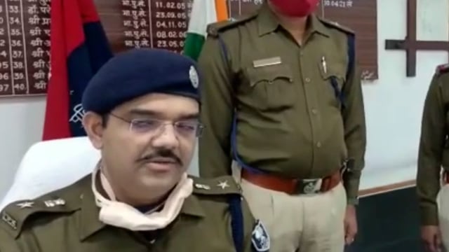 मजेरोहा गांव में दुकान में आग लगने के मामले की जांच को लेकर एसपी ने सदर डीएसपी को दिया निर्देश।