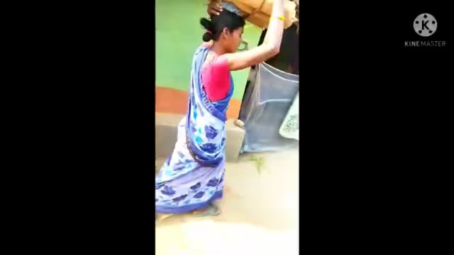 जंगल से प्रतिदिन सैकड़ों बोझा सखुआ आदि की लकड़ी काटकर बेचते हैं लोग ,वन विभाग उदासीन