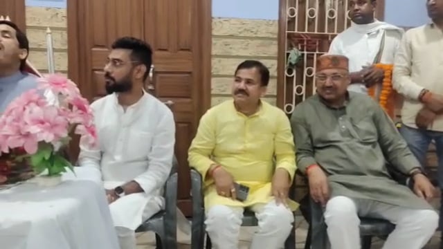 रफीगंज में एमएलसी प्रत्याशी दिलीप सिंह के समर्थन में बिहार के उद्योग मंत्री ने किया सभा का आयोजन।