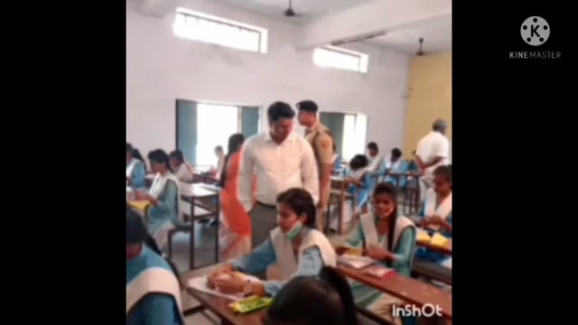 गोंडा न्यूज़ जीआईसी व टांमसन इंटर कॉलेज में चल रही यूपी बोर्ड परीक्षा का जिला अधिकारी व पुलिस अधीक्षक ने किया निरीक्षण