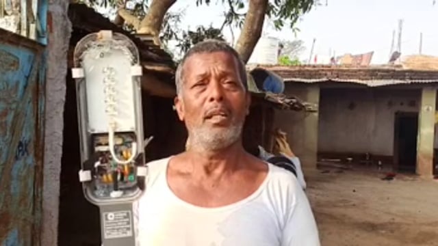 ट्रक के टक्कर से मेरी भारी नुकसान हुआ है प्रशासन मुआवजा दें : परिजन