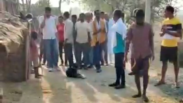 सामाजिक कार्यकर्ता भोला सिंह ने नवीनगर नगर पंचायत के वार्ड 4 पोखरा पर किया लोगों से जनसंपर्क, सुनी समस्याएं