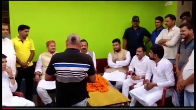 गोड़ा एवं खेसर में मंत्री का कार्यकर्ताओं ने फूल माला पहना कर किया स्वागत