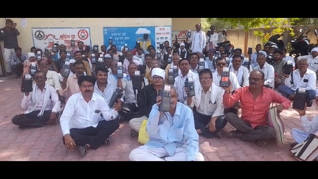 देऊळगाव राजा 
इ पॉंश मशीन मधील तांत्रिक अडचणी दूर करा राशन दुकानदार यांची मागणी