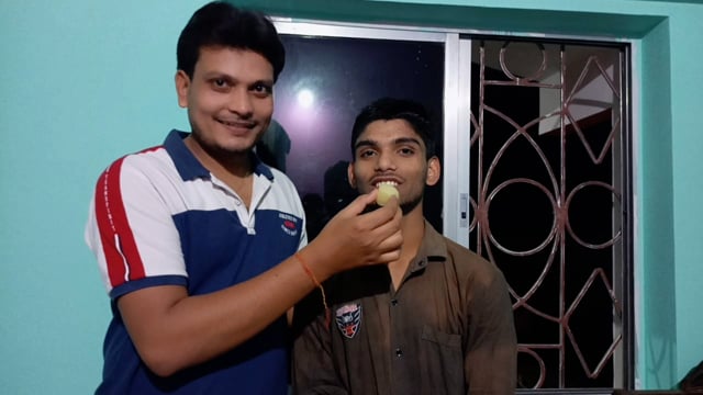 शिक्षकों ने दी बधाई