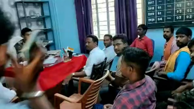 रामनवमी में शांति व्यवस्था को लेकर वाटस अप ग्रुप एडमिन एवं डीजे संचालकों के साथ थाना प्रभारी का बैठक