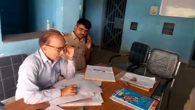 जनता दरबार में सीओ व थानाध्यक्ष ने सुनी फरियाद, आए भूमि विवाद के मामले