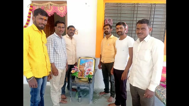 शरद पवारांच्या हस्ते अहिल्याबाई होळकरांच्या पुतळ्याचे अनावरण झाल्याच्या निषेधार्थ आटपाडी तालुक्यात पुतळ्याला दुग्धाभिषेक