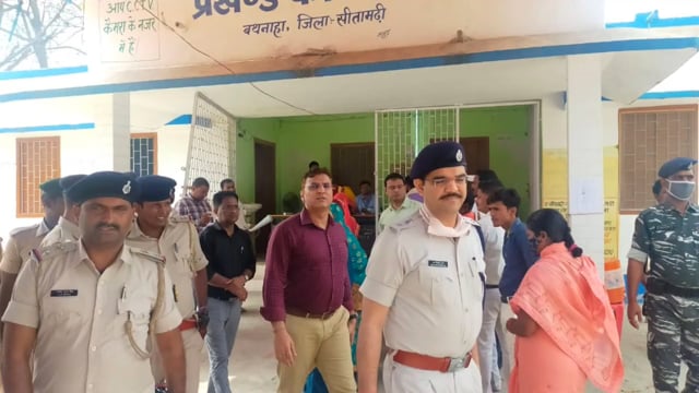 जिले में जारी मतदान कार्यक्रम के तहत सुबह 10:00 बजे तक 13 मतदान हुआ