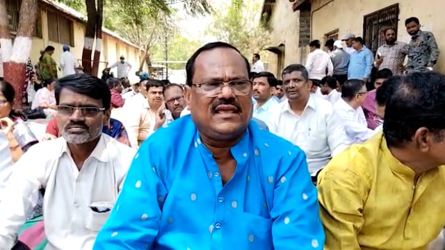 राज्यातील महसूल कर्मचाऱ्यांच्या विविध मागण्यांसाठी महाराष्ट्र राज्य महसूल कर्मचारी संघटना शाखा सोलापूर च्या वतीन