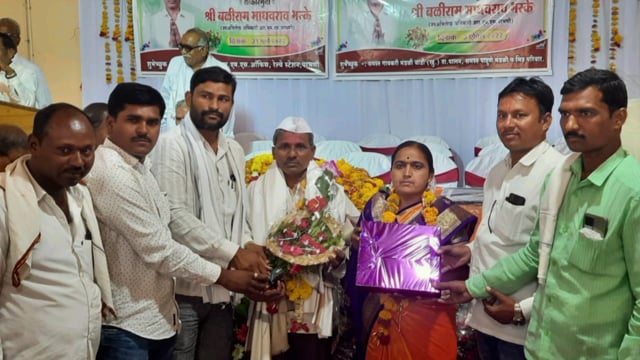 पालम तालुक्यातील वाडी खु. येथील रहिवाशी असलेले बळीराम भस्के  रेल्वे डाक विभागातून सेवानिवृत्त झाले यावेळी सत्कार 