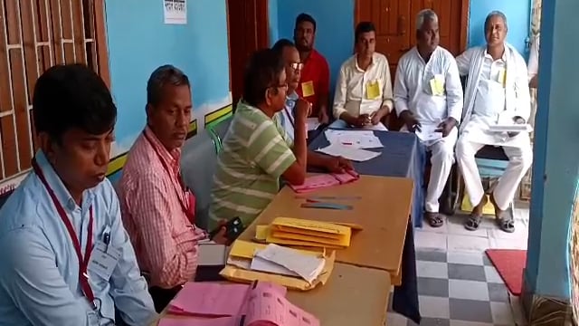 MLC चुनाव को लेकर कड़ी सुरक्षा के बीच प्रखंड कार्यालय में मतदान शांतिपूर्ण माहौल में हुआ सम्पन्न