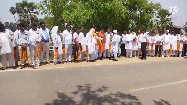 गिरीयक: मुख्यमंत्री के स्वागत को लेकर स्थानीय कार्यकर्ताओं नें पुष्प व बुके देकर किया स्वागत 

#कार्यक्रम