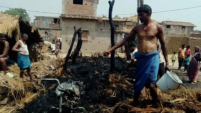 चानन  : दाडीसीर गांव में अगलगी के घटना में गृह स्वामी एवं पांच पशु झुलसकर घायल। 