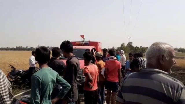 अगलगी में सैकड़ों प्रभावित किसानों से मिलने कई गांव पहुंचे प्रमुख,जीप सदस्य,मुखिया आदि,मुआवजे की मांग उठाई 