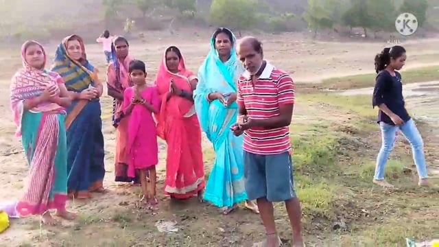 लोक आस्था का पर्व चैती छठ के पहले दिन गुरुवार को डूबते सूर्य को दीया अर्घ्य