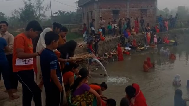 उदयीमान सूर्य को अर्ध्य देने के साथ चैती छठ पूजा हुई संपन्न।