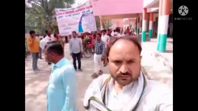 तरबगंज गोंडा खंड शिक्षा अधिकारी के अगवाई में स्कूल चलो अभियान निकाली गई रैली