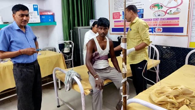 धर्मपुर में सुबह सुबह घात लगाए बदमाशों ने युवक को मार दी तीन गोली, युवक हुआ जख्मी