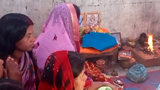 थरथरी प्रखंड के थरथरी बाजार के मंगल केवट घर शादी विवाह को लेकर शिव चर्चा कराया गया 