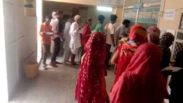 अचानक मौसम मे आए बदलाव से सामुदायिक स्वास्थ्य केंद्र मांगरोल मे बढा आउटडोर