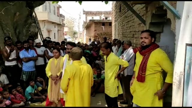 कृषक जागरूकता अभियान के तहत अल्पा व महमदपुर में पटना के कलाकारों द्वारा नुक्कड़ नाटक का आयोजन