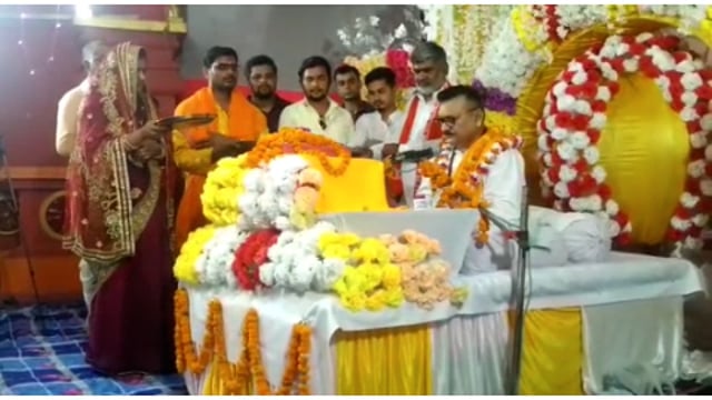 श्रीमद् भागवत कथा के दूसरे दिन गौ को आदर करने के लिए दी गई जनाकारी