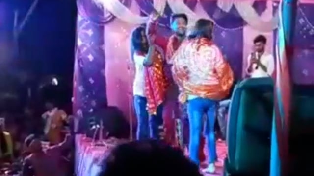 चानन  : बननूबगीच गांव स्थित चैती दुर्गा पूजा मेले में रंगारंग सांस्कृतिक कार्यक्रम में मारपीट में दो युवक घायल। 